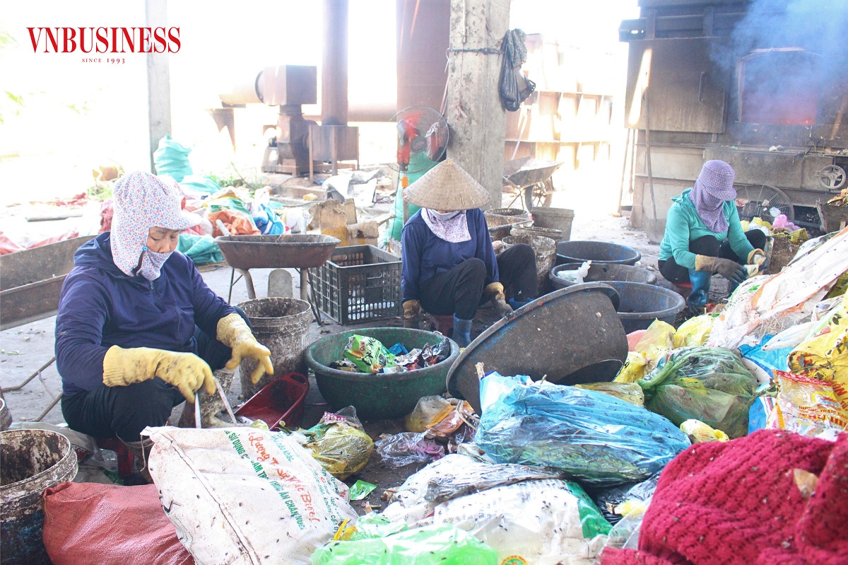HTX Kim Đông thu gom khoảng 6 - 7 tấn rác/ngày, bình quân mỗi tháng xử lý hơn 200 tấn rác thải sinh hoạt.