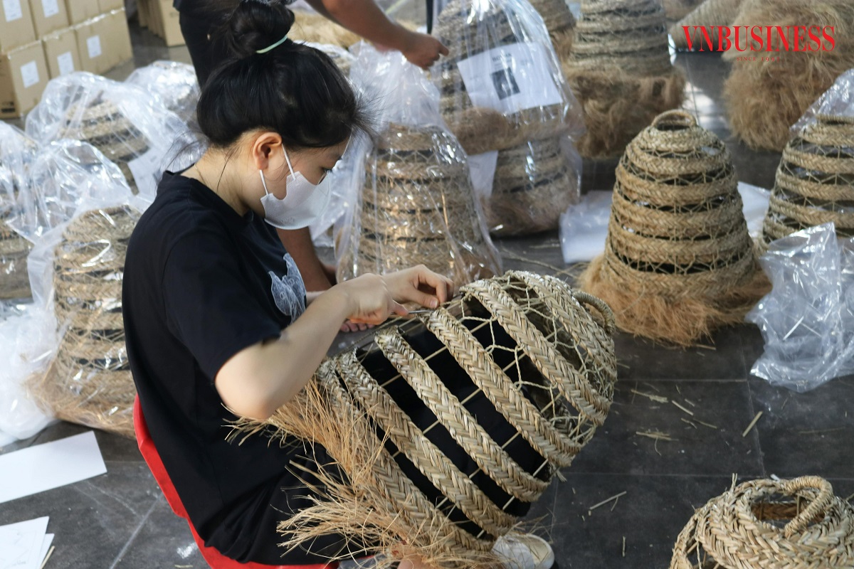 Sản phẩm của HTX được làm thủ công hoàn toàn, đảm bảo được tính chất thân thiện với môi trường, dễ tiêu hủy.