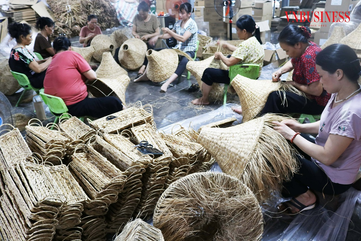 HTX Thủ công mỹ nghệ Minh Châu hiện đang là đơn vị tạo việc làm cho hàng ngàn lao động tại địa phương cũng như các tỉnh lân cận.