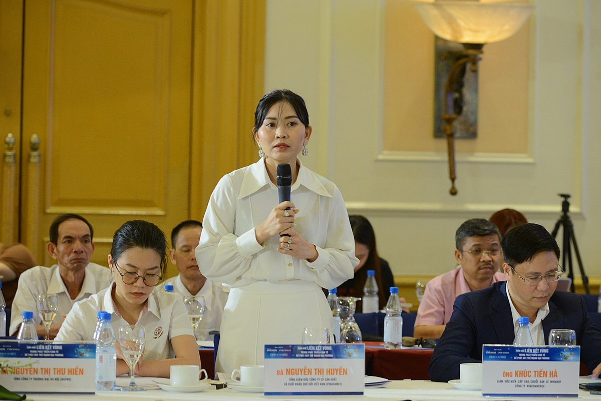 Bà Nguyễn Thị Huyền, Tổng giám đốc Công ty cổ phần Sản xuất và xuất khẩu quế hồi Việt Nam &lpar;Vinasamex&rpar;.