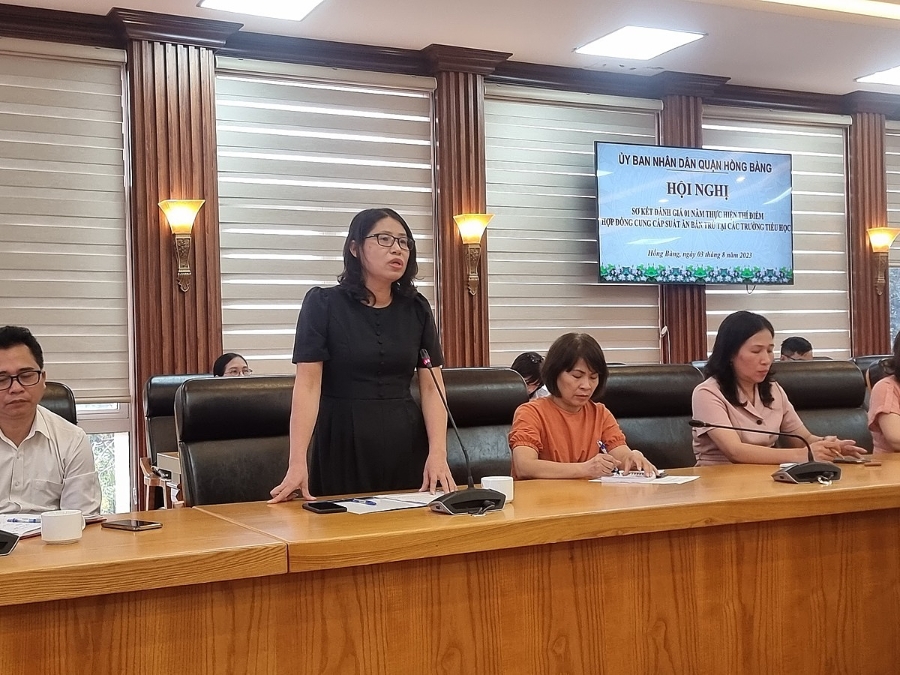 Hiệu trưởng trường TH Quán Toan, bà Nguyễn Thị Hạnh cho rằng: Nhà nước cần có hướng dẫn pháp lý để các trường thực về xử lý tài sản bếp, nhà ăn do ngân sách Nhà nước đầu tư.