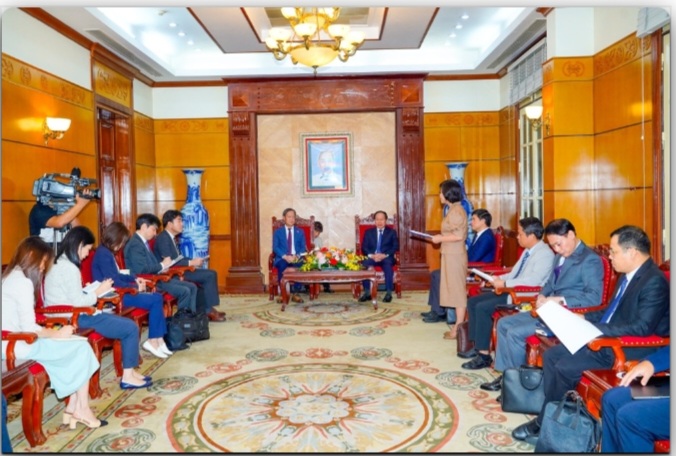 Quang cảnh buổi làm việc giữa 2 đoàn.