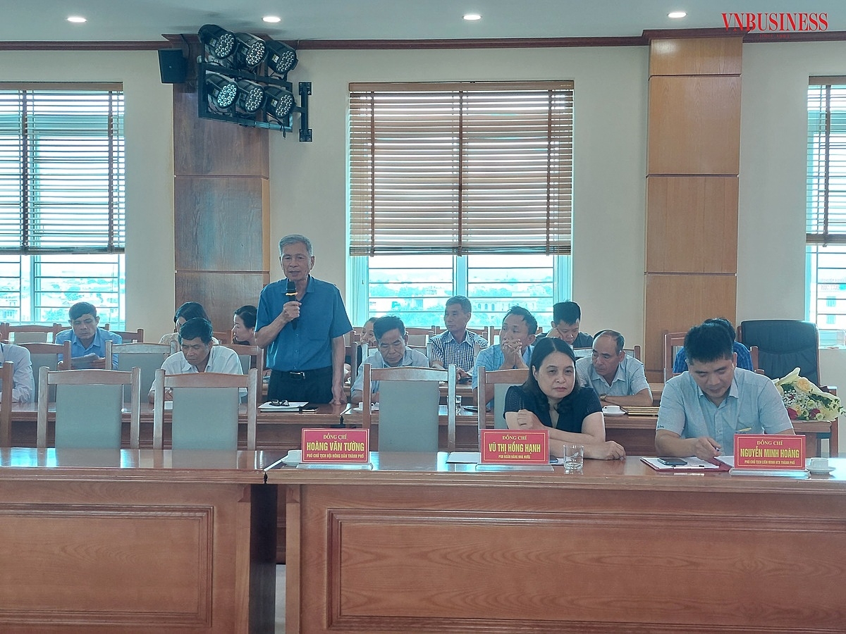 Đại diện các HTX thảo luận, đóng góp các ý kiến.