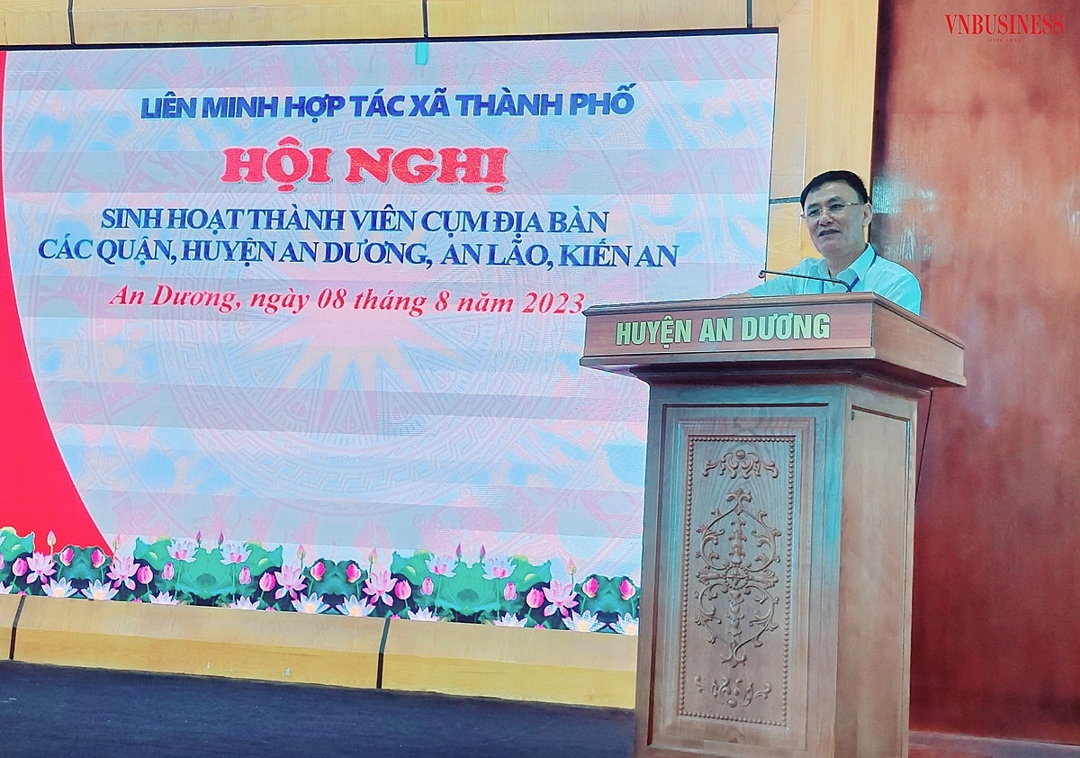 Ông Lê Văn Cường - Phó chủ tịch UBND huyện An Dương phát biểu tại hội nghị.