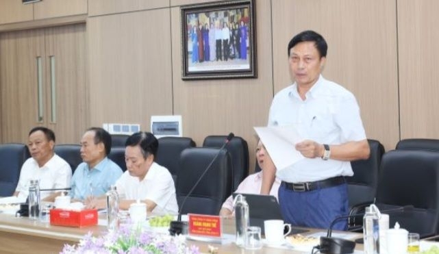 Ông Hoàng Mạnh Thế, Chủ tịch HĐQT kiêm Tổng giám đốc Tổng công ty Hàng Kênh phát biểu tại buổi làm việc.