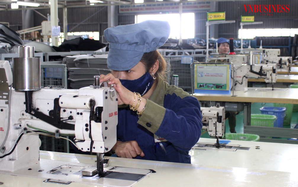 Để thoát cảnh thụt lùi đòi hỏi các DN trong những ngành hàng XK chủ lực cần có “cú chuyển mình” từ việc nhanh chóng tìm ra nút thắt và thích ứng tốt hơn.