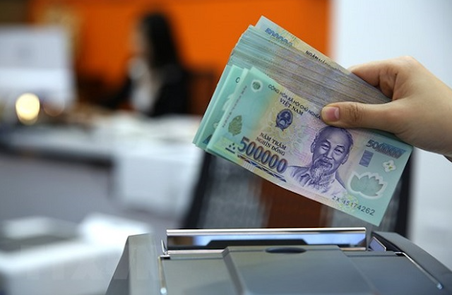 Ngân hàng Nhà nước chỉ đạo các tổ chức tín dụng giảm lãi suất cho vay 1,5 - 2%/năm để hỗ trợ doanh nghiệp, người dân phục hồi và phát triển sản xuất, kinh doanh.