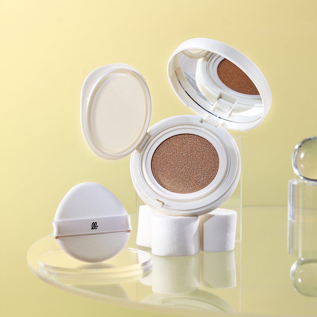 Cushion &lpar;phấn nước&rpar; vừa tích hợp trang điểm, vừa chống nắng, kiềm dầu.