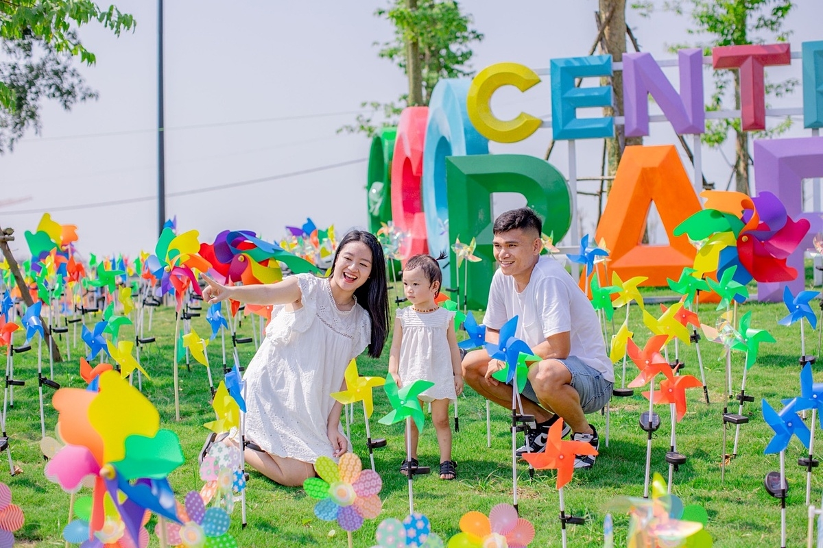 Dịp 30/4-1/5, nhà sáng lập Ecopark chính thức đưa công viên Hồ Thiên Nga trong đại dư án Eco Central Park vào hoạt động.