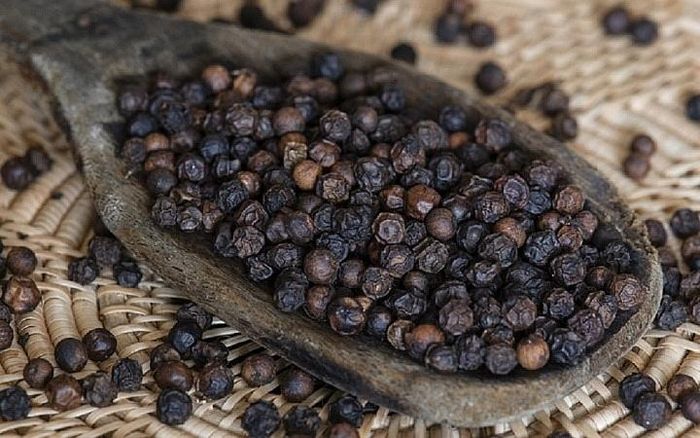 Giá tiêu đi ngang so với cùng thời điểm hôm qua.