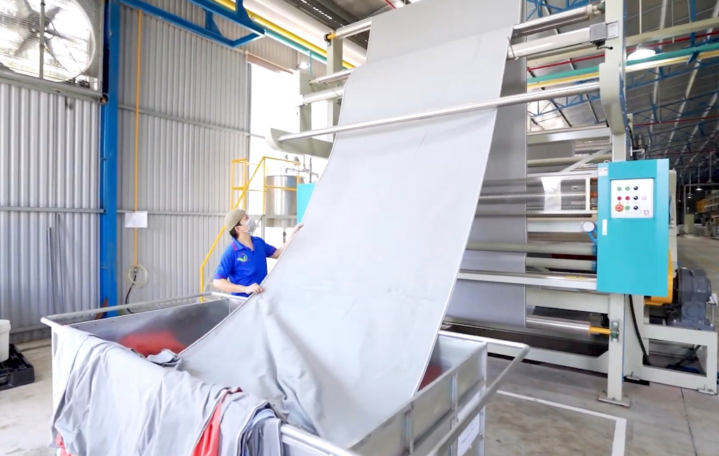 Các công ty dệt may cần có những thay đổi phù hợp trước cú chuyển mình của xu hướng tiêu dùng thế giới nhằm “lội ngược dòng” và tránh nguy cơ bị tụt hậu.