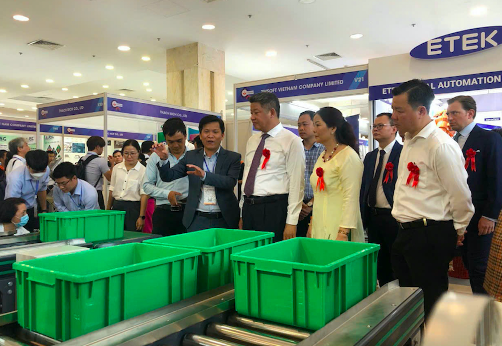 Nhiều nhà mua hàng đến từ các thương hiệu toàn cầu tham dự Hội chợ Công nghiệp hỗ trợ TP Hà Nội năm 2023.