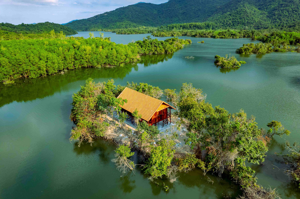 Trang trại tổng hợp sản xuất nông nghiệp ứng dụng công nghệ cao Truông Gia Vấn của HTX chế tác đá hoa cương Bảo Thắng Phù Mỹ đang hướng tới phát triển du lịch sinh thái.