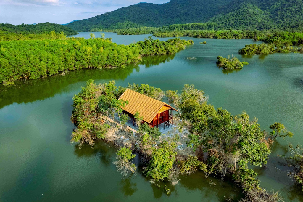 Trang trại tổng hợp sản xuất nông nghiệp ứng dụng công nghệ cao Truông Gia Vấn của HTX chế tác đá hoa cương Bảo Thắng Phù Mỹ đang hướng tới phát triển du lịch sinh thái.