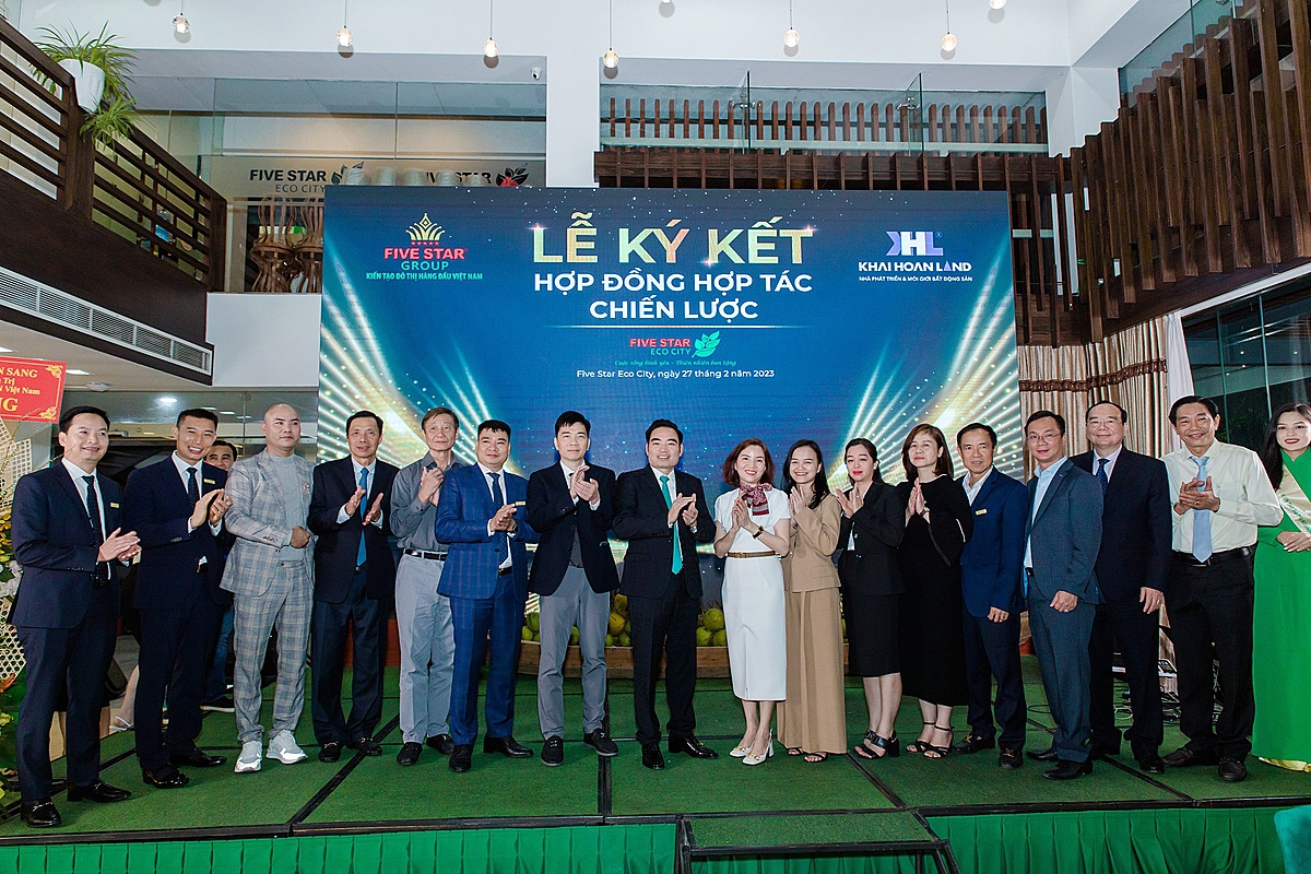 Mặc dù dự án chưa hoàn thiện hạ tầng nhưng trong tháng 2/2023 Tập đoàn Năm Sao vẫn ký kết hợp tác với Tập Khải Hoàn Land phân phối dự án Five Star Eco City. Nguồn: chủ đầu tư