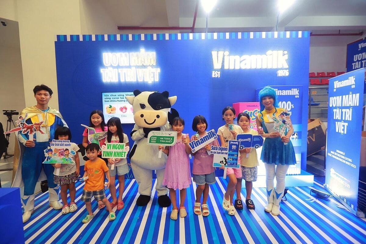 “Trạm phát sữa ngon” Vinamilk tiếp sức cho các bé.