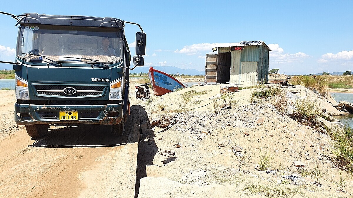 Trạm cân và camera của Công ty Huy Phú hoạt động bình thường trong khung giờ từ 7 giờ - 17 giờ của ngày 25/7/2023, không như trong kết luận của biên bản số 13.