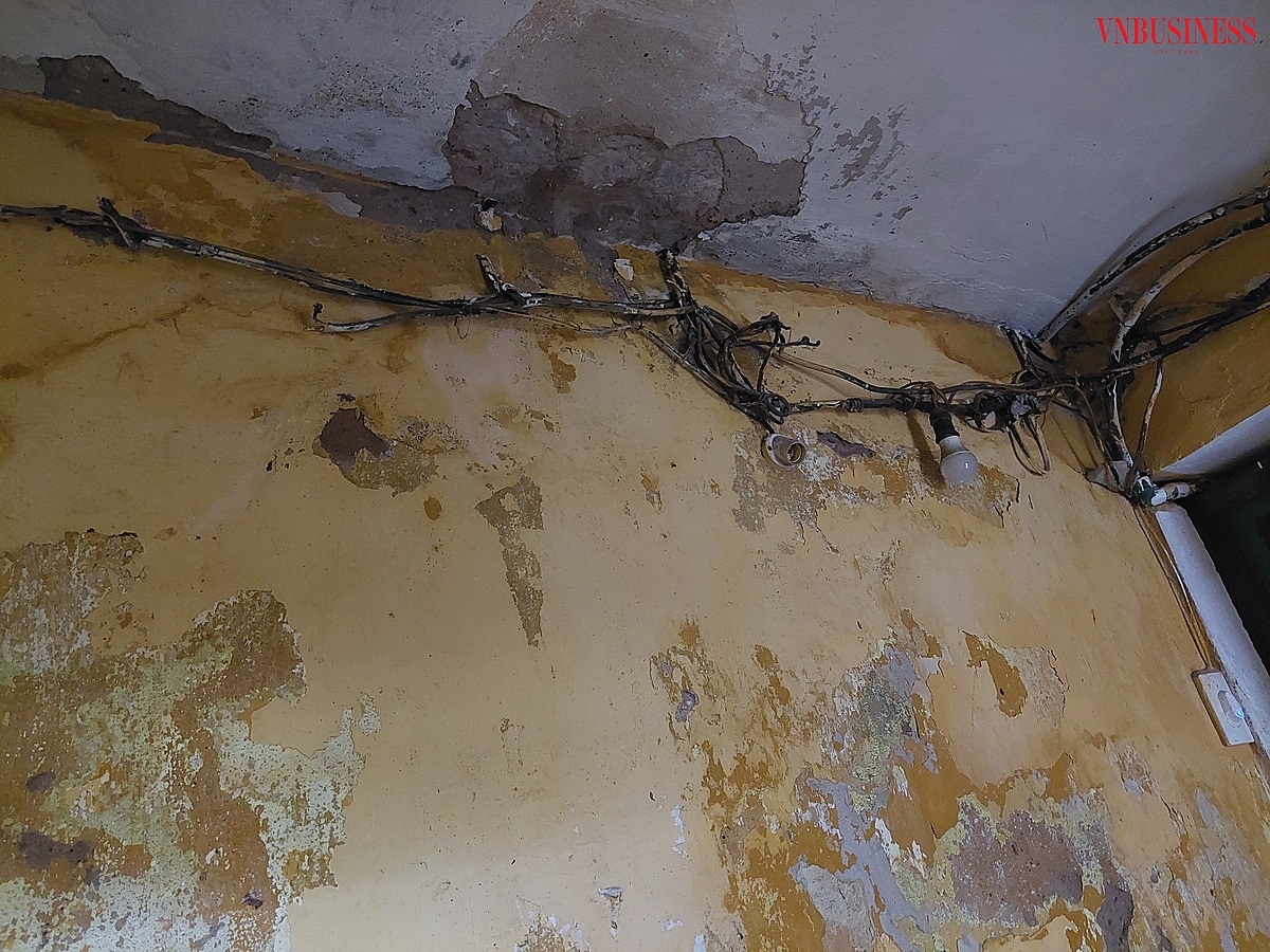 Các hộ dân ở đây đều mong muốn đơn vị quản lý nhà sớm có biện pháp chống đỡ cho các căn nhà xuống cấp nghiêm trọng; xem xét quỹ nhà tạm lánh để người dân được đến nơi an toàn.