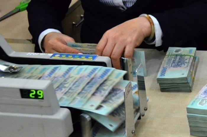 Số tiền gửi tiết kiệm vào ngân hàng đã tăng thêm hơn 429.000 tỷ đồng so với cuối năm 2022.