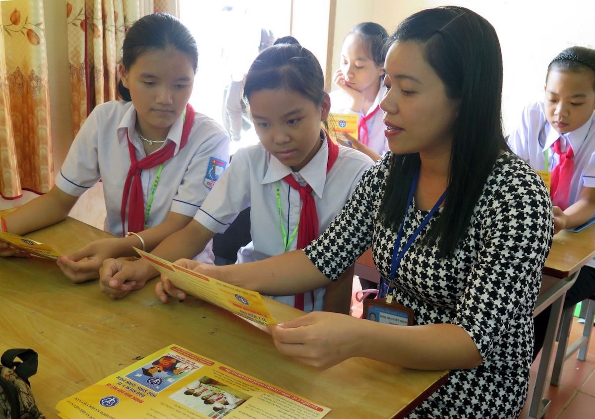 BHYT không chỉ là người bạn, “điểm tựa” trong lúc khó khăn, mà còn giúp các em có cơ hội được điều trị bệnh và tiếp tục quay trở lại học tập.