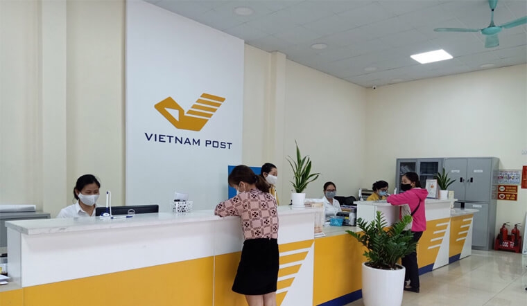 Hơn 600 phòng giao dịch bưu điện LPBank không được nhận gửi tiết kiệm khi VNPost giảm sở hữu dưới 5%.