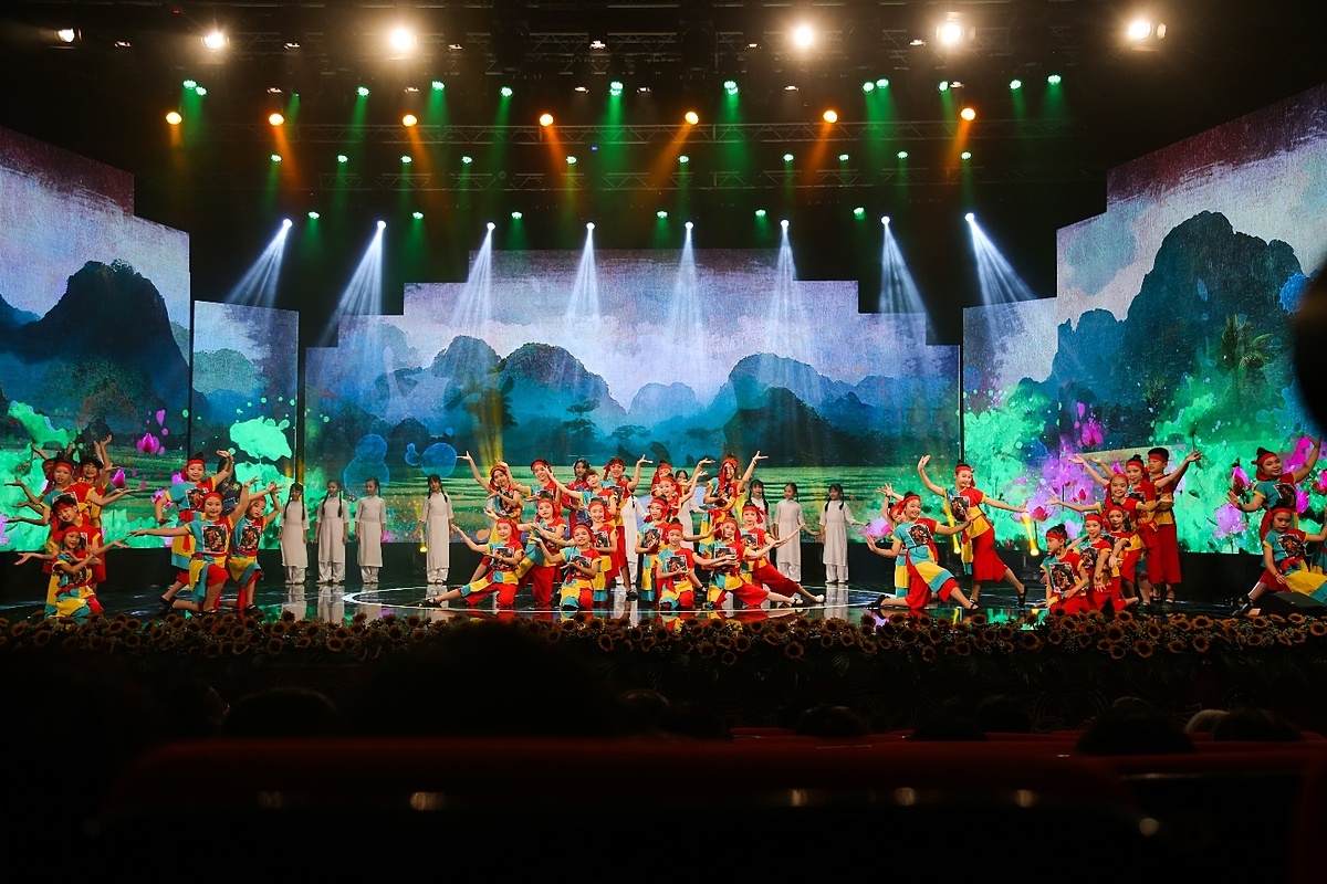 Tiết mục Thương ca Tiếng Việt.