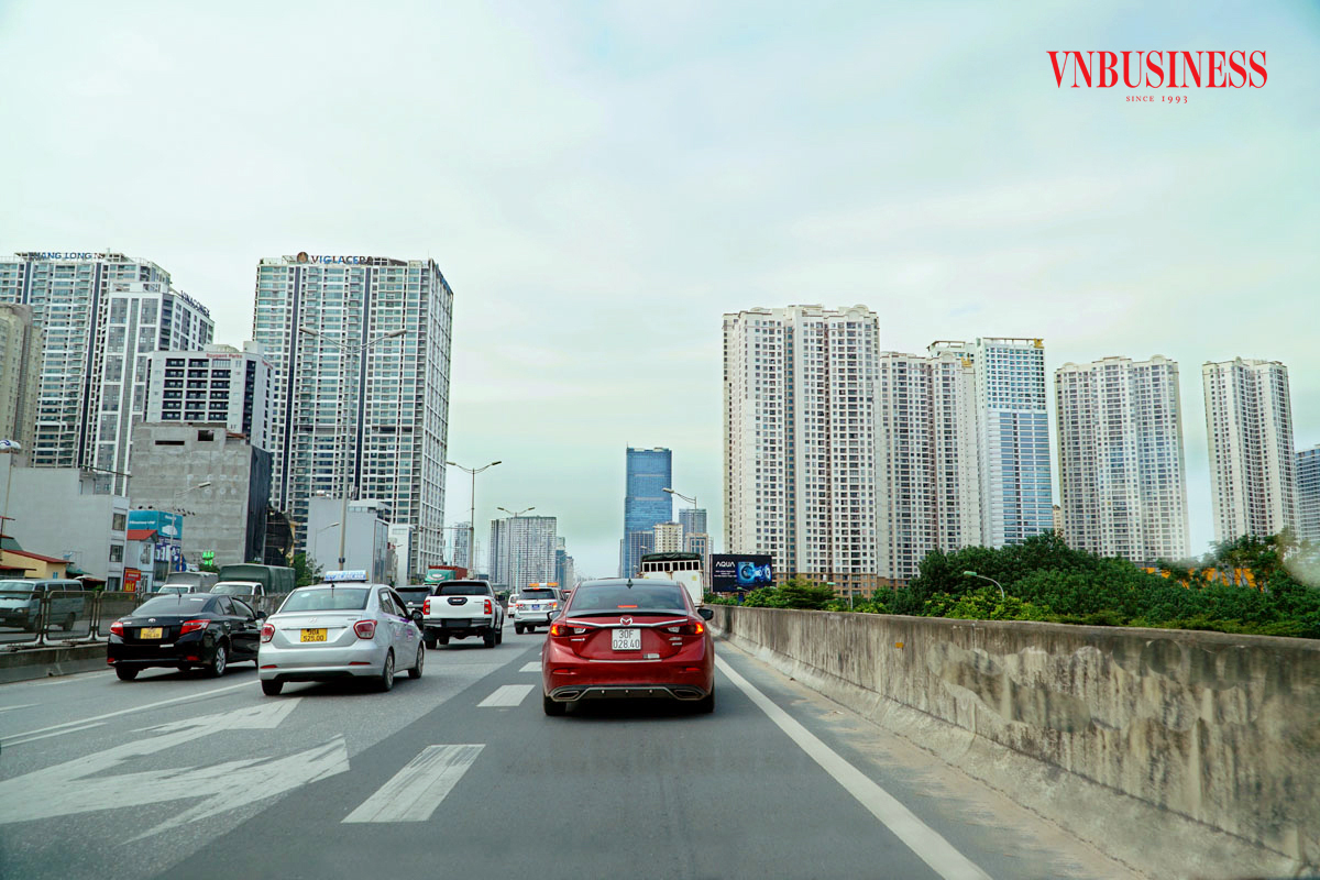 Các doanh nghiệp bất động sản đang chạy đua đón mùa mua sắm cuối năm.