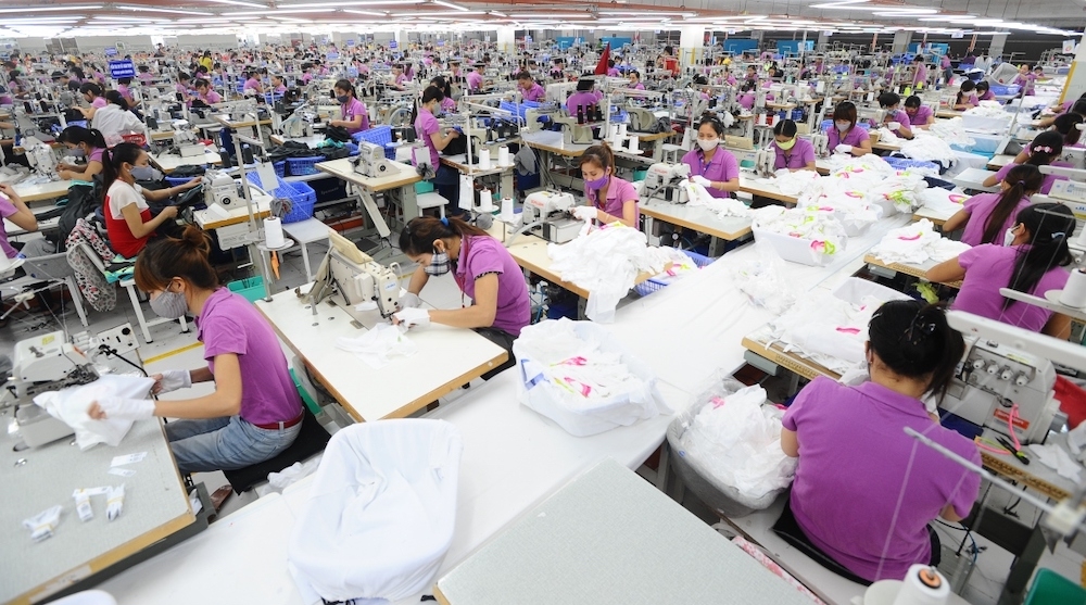 Trong bối cảnh thị trường xuất khẩu khởi sắc, các đơn hàng gia tăng nhu sử dụng lao động của các doanh nghiệp cũng tăng lên đáng kể.