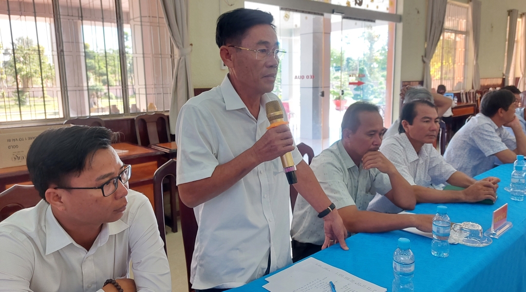 Đại diện các HTX ở Hưng Thạnh bày tỏ sự thống nhất với phương án sáp nhập lại các HTX nhỏ lẻ trên địa bàn xã nhằm hình thành những vùng sản xuất tập trung quy mô diện tích, sản xuất lớn, hiệu quả hơn nữa.