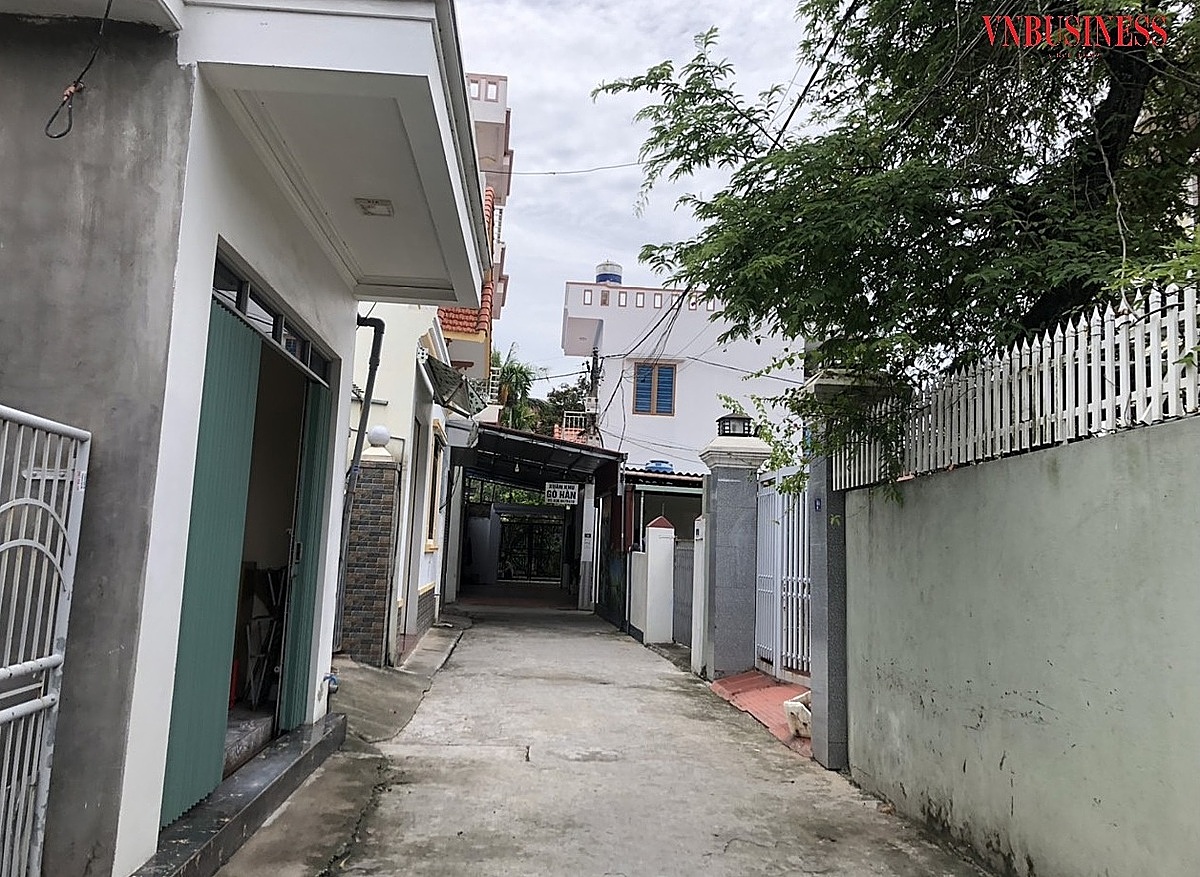 Cơ sở giết mổ nằm cuối ngõ, ngay giữa khu dân cư đông đúc.