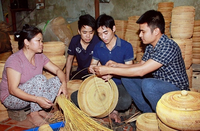 Trong khu vực KTTT, HTX đào tạo nghề cho lao động nông thôn đã góp phần quan trọng vào mục tiêu xóa đói, giảm nghèo.