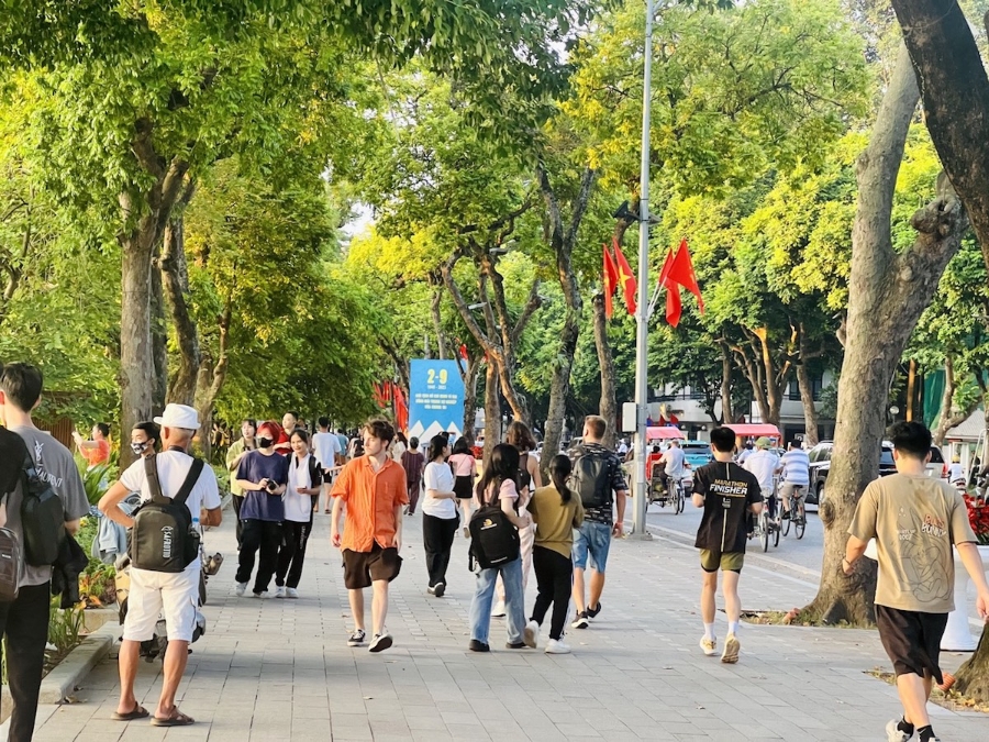 Đến hết tháng 8/2023, Hà Nội đón 12,3 triệu lượt khách du lịch, trong đó có 2,03 triệu lượt khách quốc tế, tăng 7 lần so với cùng kỳ năm 2022.