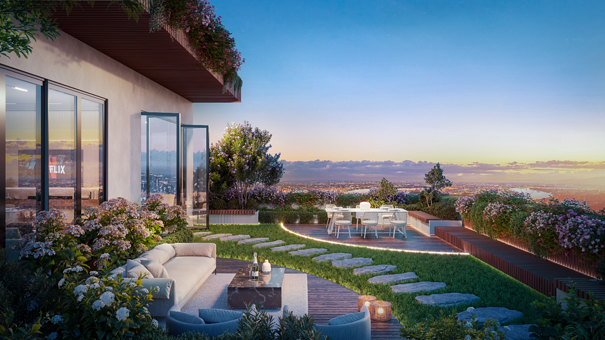 Khi thiết kế Central Park Residences, nhóm chuyên gia cây xanh của nhà sáng lập Ecopark đã phải nghiên cứu, thử nghiệm gần 3 tháng trời mới tìm ra loại cây, loại giá thể và phương án chăm sóc 520 khu vườn trên cao của 2 tòa tháp.