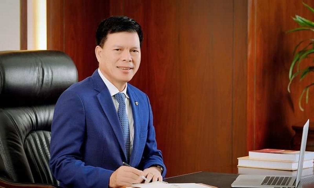 Ông Phạm Mạnh Thắng sinh năm 1962, nguyên là Phó Tổng giám đốc tại Vietcombank vừa nghỉ hưu theo chế độ từ ngày 1/5/2023.