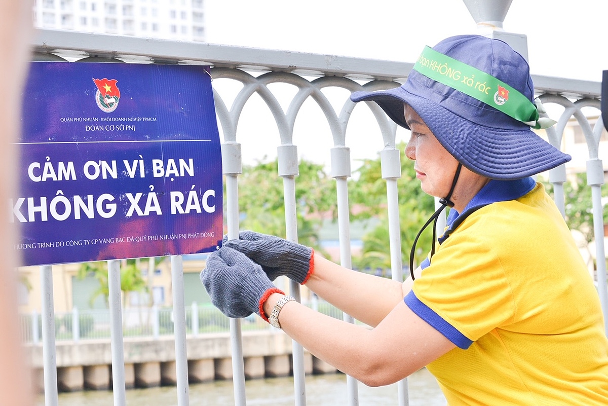 Chiến dịch Cảm ơn vì bạn không xả rác của PNJ đã tác động sâu sắc đến cộng đồng PNJ &lpar;Ảnh: Ngọc Long&rpar;.