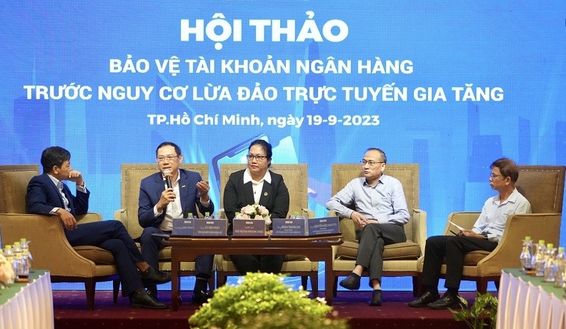 Các chuyên gia cho rằng, quan trọng nhất vẫn là chủ tài khoản phải nâng cao ý thức phòng chống lừa đảo.