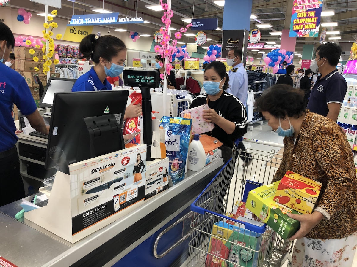 Doanh nghiệp bán lẻ nội lo mất thị phần vào tay khối ngoại.