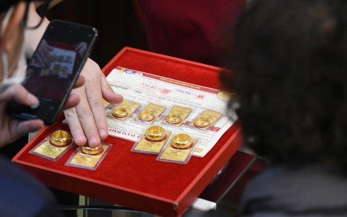 Giá vàng nhẫn vọt lên mức kỷ lục 58 triệu đồng/lượng.