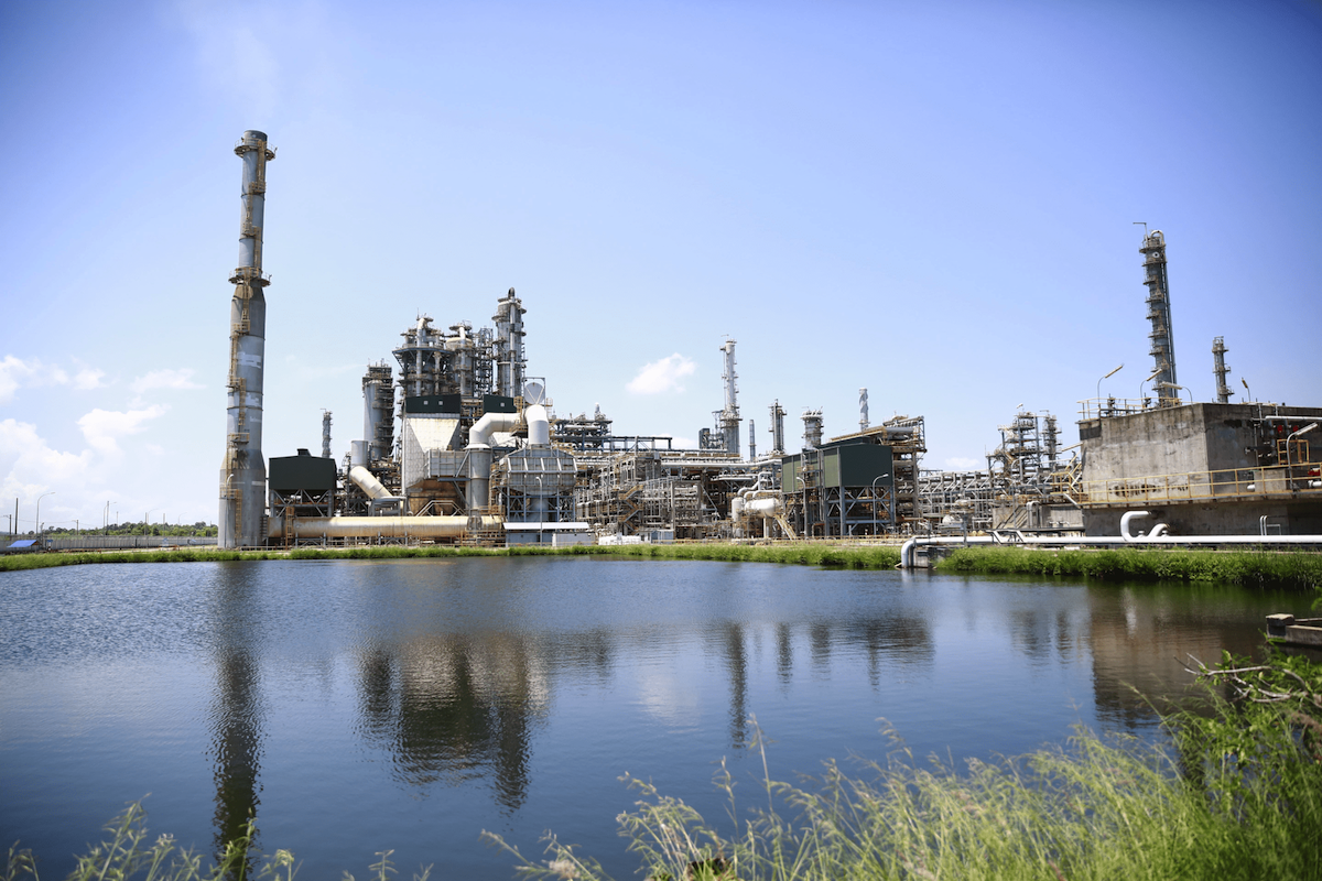 Bộ Công Thương yêu cầu PVN phải báo cáo về việc trích lập quỹ khoa học công nghệ, việc lựa chọn nhà đầu tư chiến lược khi cổ phần hóa Công ty lọc dầu Bình Sơn