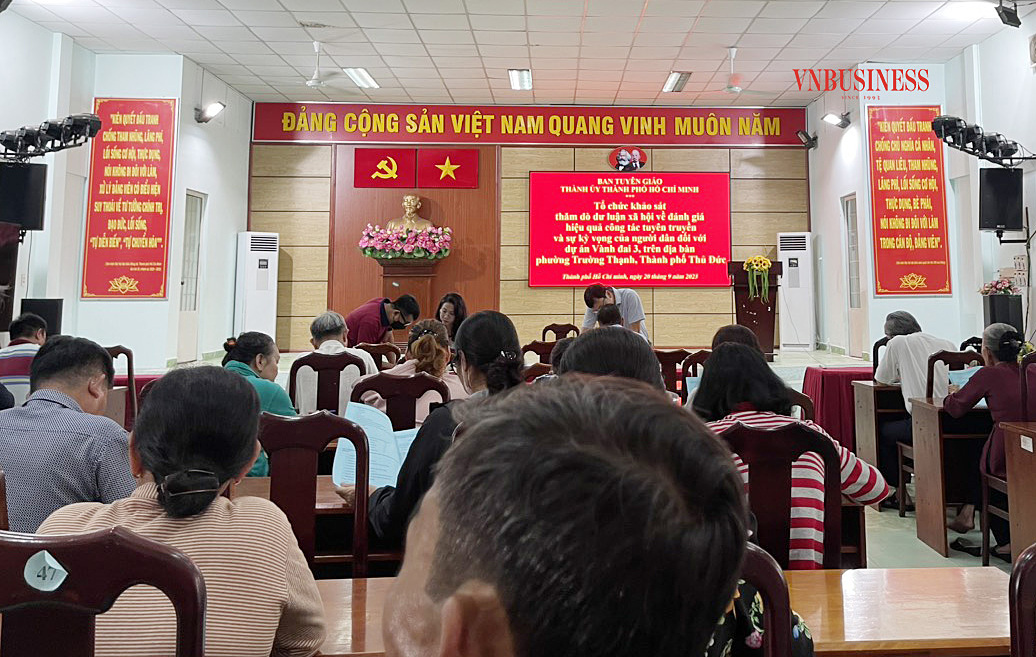 Ban Tuyên giáo Thành ủy TP.HCM khảo sát thăm dò dư luận xã hội về dự án đường vành đai 3 TP.HCM. Ảnh: Trần Lân.