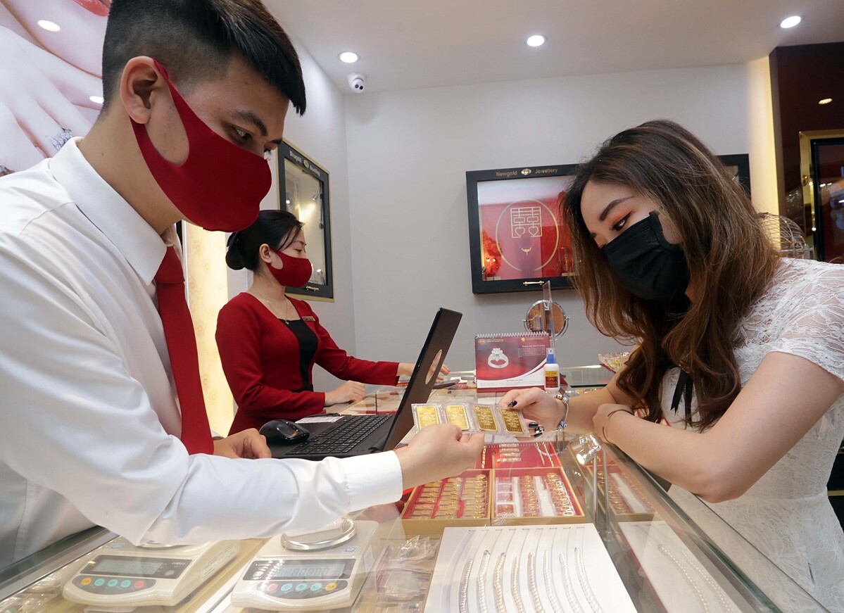 Giá vàng miếng có sự khởi sắc trở lại nhưng đối với nhà đầu tư vàng, đây vẫn là một tuần giao dịch khá buồn.