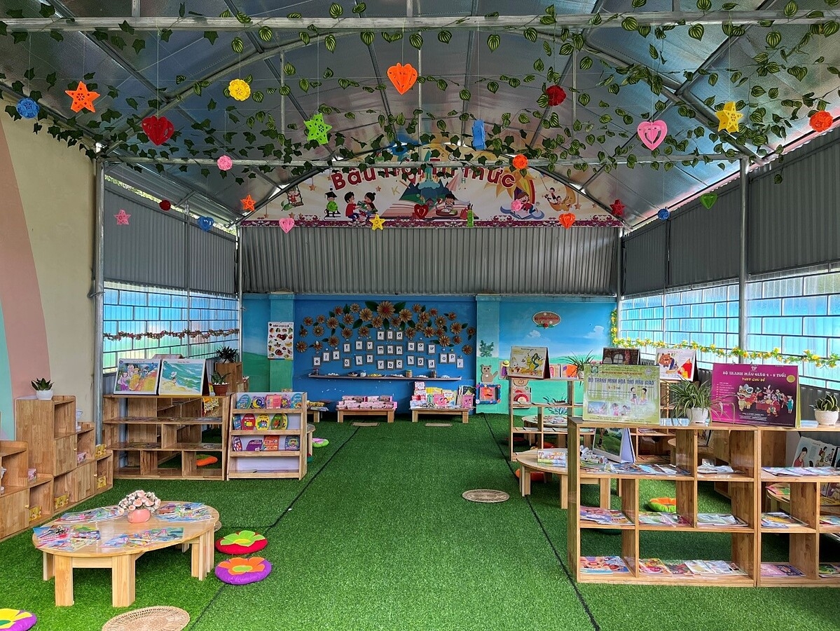 Không gian thư viện xanh tại trường mầm non Quảng Hưng.