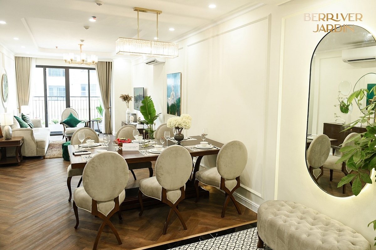 Không gian sinh hoạt chung ưu tiên ánh sáng với nội thất được lựa chọn kỹ càng.