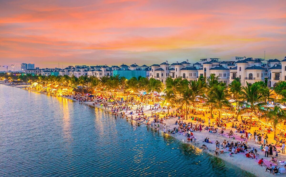 Khung cảnh vui chơi sầm uất, tráng lệ vào những buổi chiều hè tại “Quận 1” Ocean City.