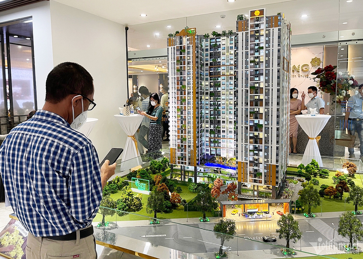 Theo các chuyên gia, tình hình giao dịch trên thị trường căn hộ trầm lắng do một số nguyên nhân như: Tình hình kinh tế chung chưa ổn định, Tín dụng hạn chế đối với BĐS, nhiều dự án BĐS bị vướng mắt về pháp lý....