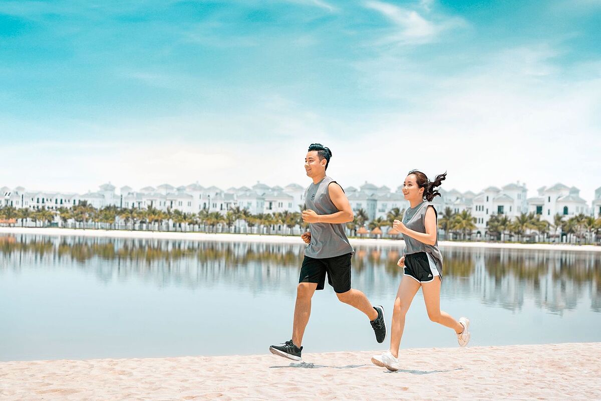 Với không gian cây cối, hồ nước chiếm tới 2/3 diện tích dự án, Vinhomes Ocean Park 1 tạo dấu ấn đặc biệt với chất nghỉ dưỡng biển không thể tìm thấy ở bất cứ đâu tại Hà Nội.