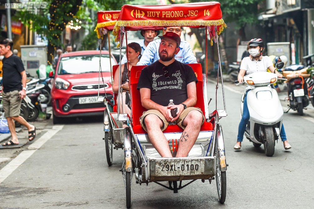 Dù mới hết 3 quý đầu năm nhưng lượng khách quốc tế đến Việt Nam đã vượt mục tiêu 8 triệu khách cho cả năm 2023.