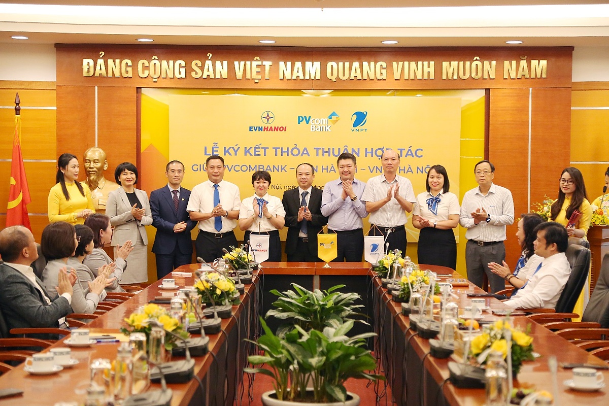 PVcomBank, EVNHANOI và VNPT Hà Nội hướng tới mục tiêu trở thành đối tác chiến lược của nhau trong quá trình hoạt động.