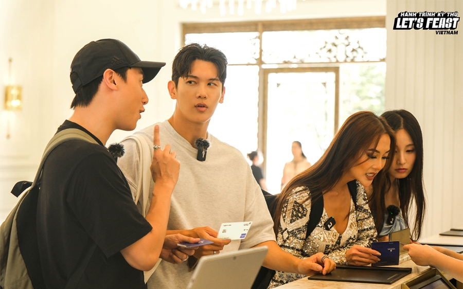 Super Card là bạn đồng hành thân thiết của các đội chơi.