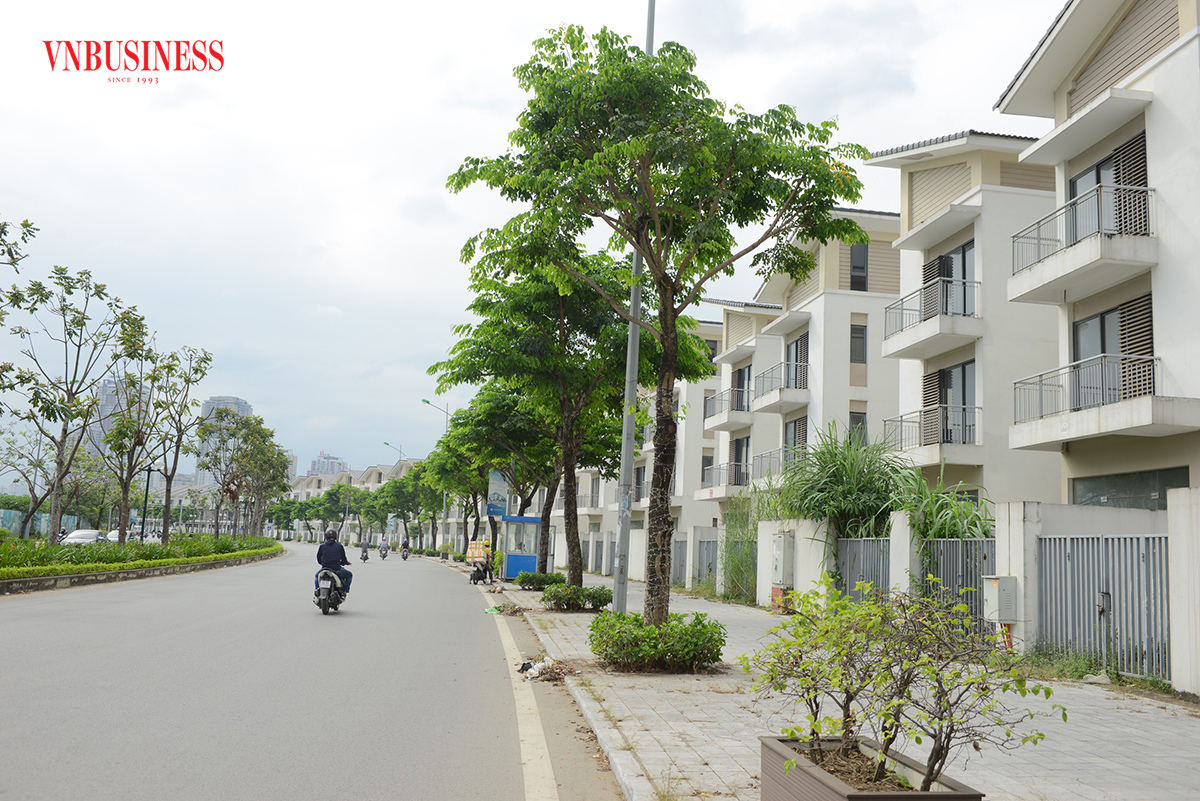 Nguồn cung thấp kỷ lục, giá biệt thự, nhà phố, nhà thấp tầng tiếp tục neo cao chót vót &lpar;Ảnh: Phạm Hòa&rpar;.